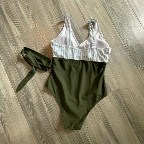 NWOT One piece swimsuit - Picture 3 of 7